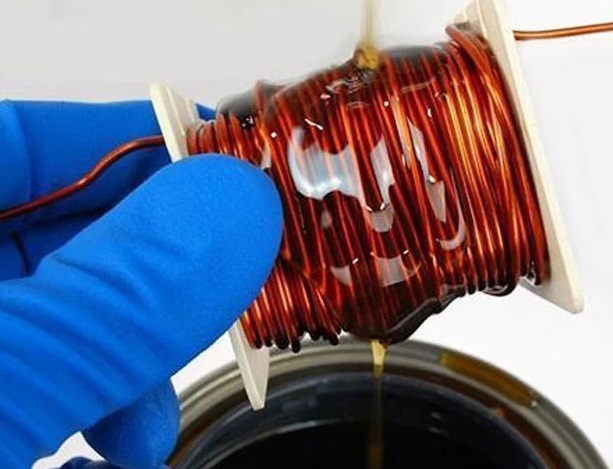  روش صحیح استفاده از لاک هواخشک (شارلاک) در فرآیند سیم‌پیچی و بوبین‌پیچی